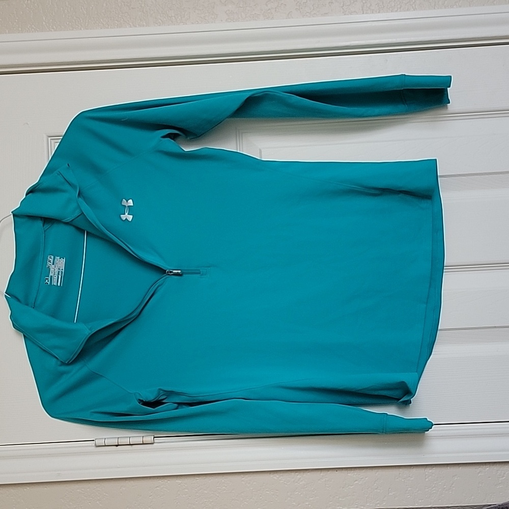 Womens UA top